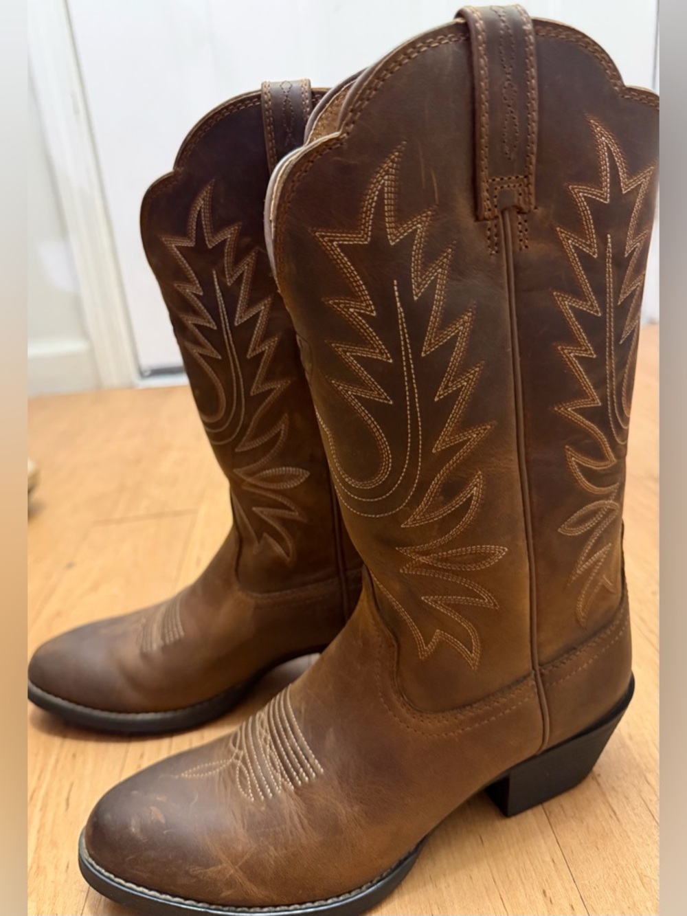 Ariat Brown Embroidered Leather Cowboy Boots - Picture 5 of 7